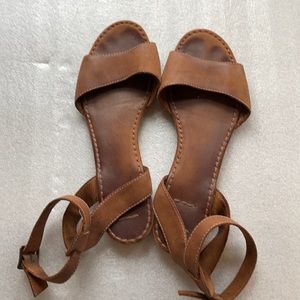 Frye flat leather strappy sandals